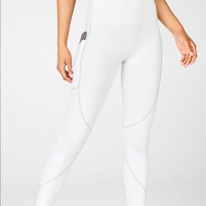 *NWT* fabletics reflective leggings